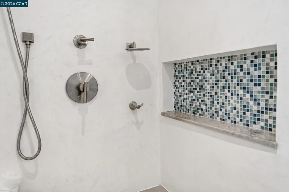137 Brighton Rd Alameda, CA 94502