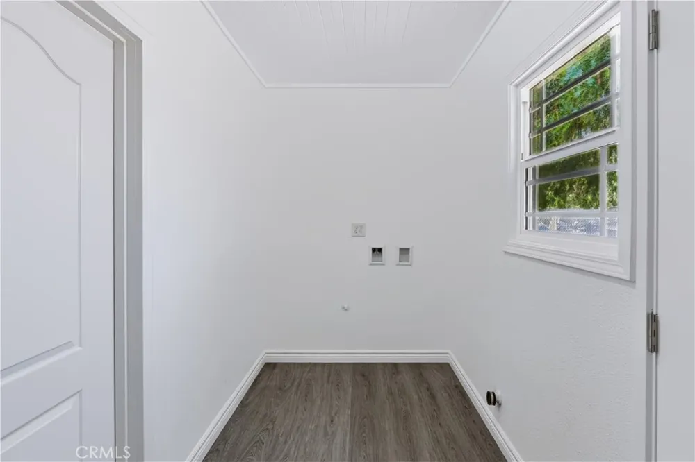 2357 Wilshire Riverside, CA 92501