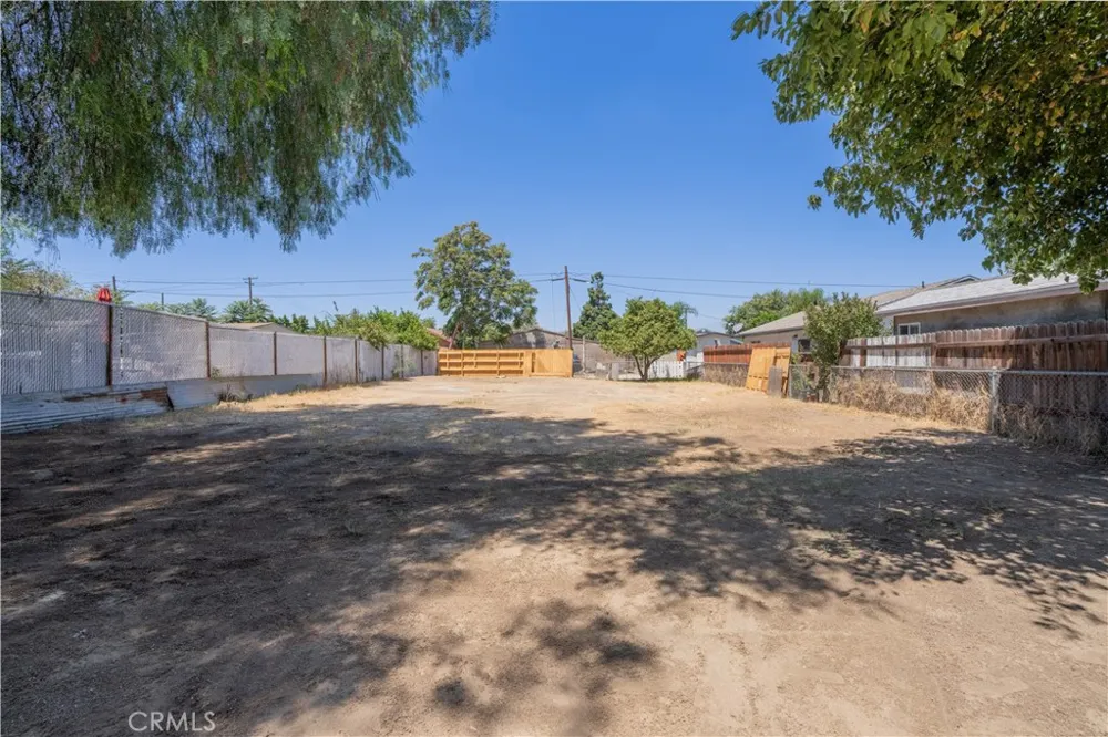 2357 Wilshire Riverside, CA 92501