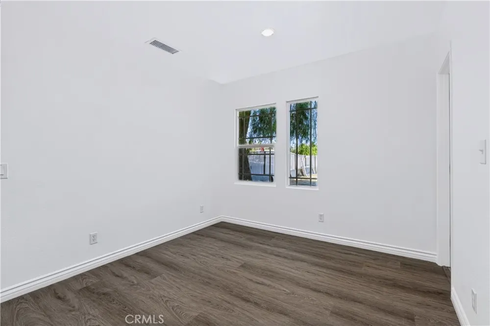 2357 Wilshire Riverside, CA 92501