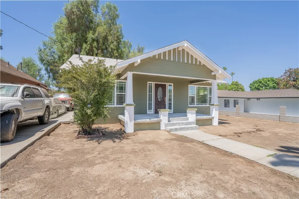 2357 Wilshire Riverside, CA 92501