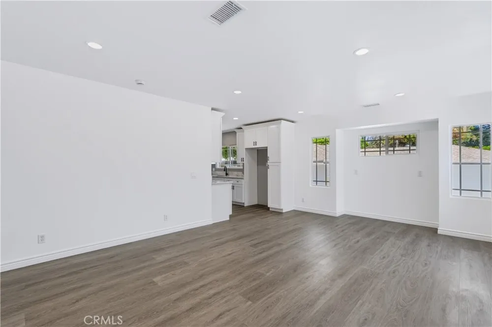 2357 Wilshire Riverside, CA 92501