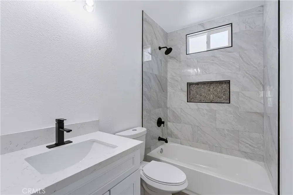 2357 Wilshire Riverside, CA 92501