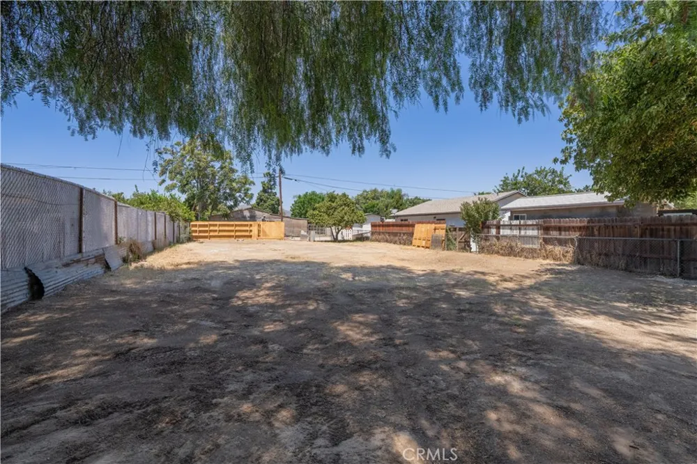 2357 Wilshire Riverside, CA 92501