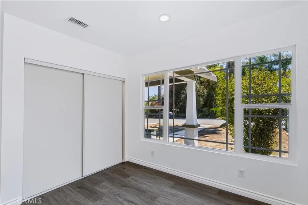 2357 Wilshire Riverside, CA 92501