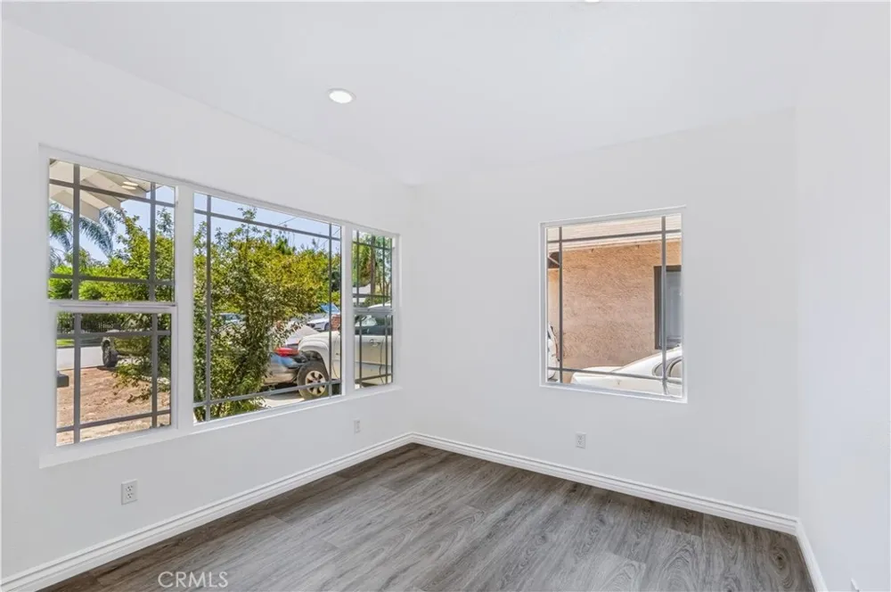 2357 Wilshire Riverside, CA 92501