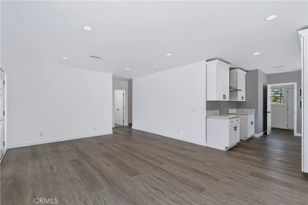 2357 Wilshire Riverside, CA 92501