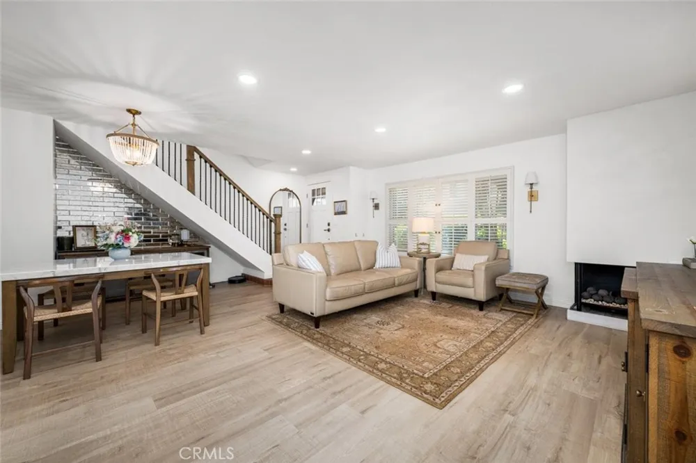 10942 Pebble Court Fountain Valley, CA 92708