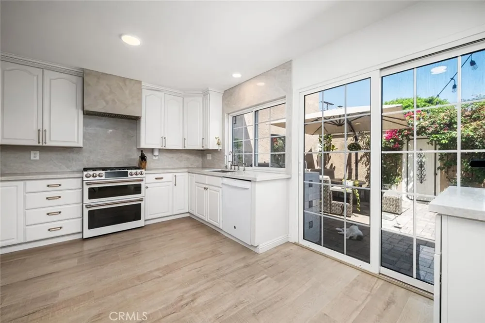 10942 Pebble Court Fountain Valley, CA 92708