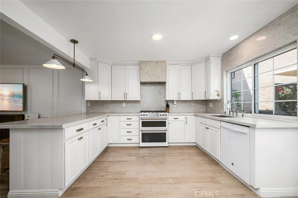 10942 Pebble Court Fountain Valley, CA 92708