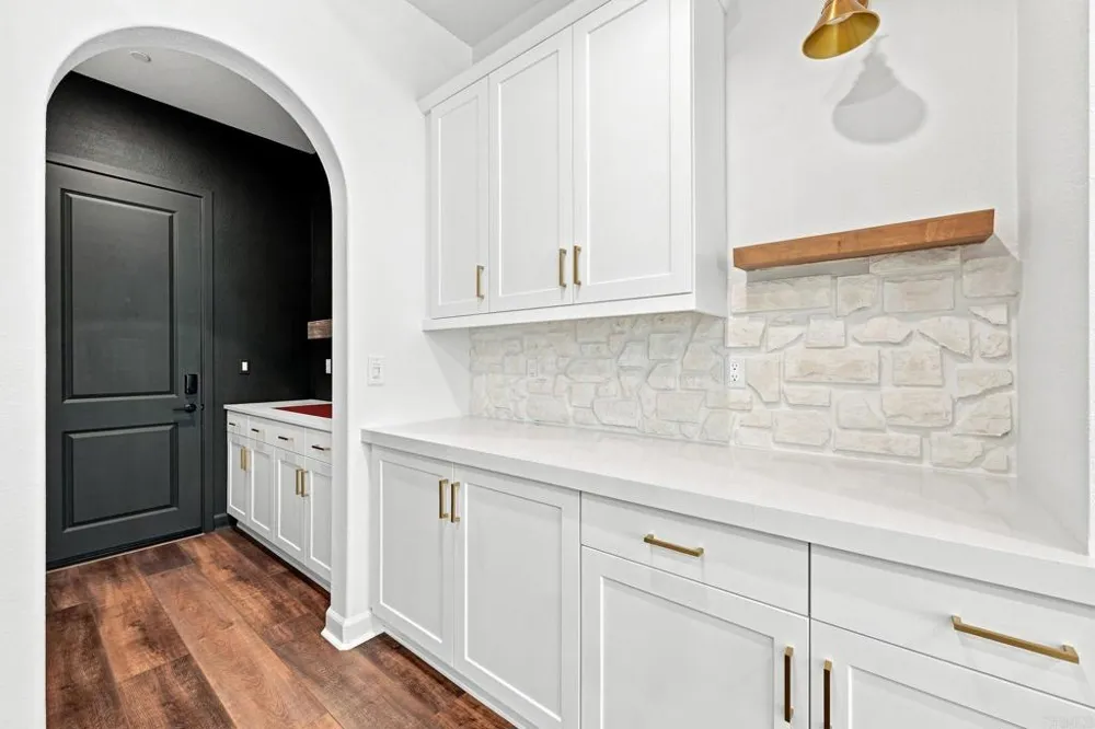 587 Gateway Lane San Marcos, CA 92078