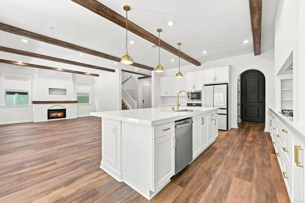 587 Gateway Lane San Marcos, CA 92078