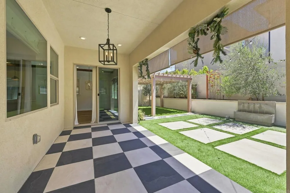 587 Gateway Lane San Marcos, CA 92078