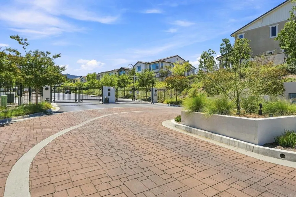 587 Gateway Lane San Marcos, CA 92078