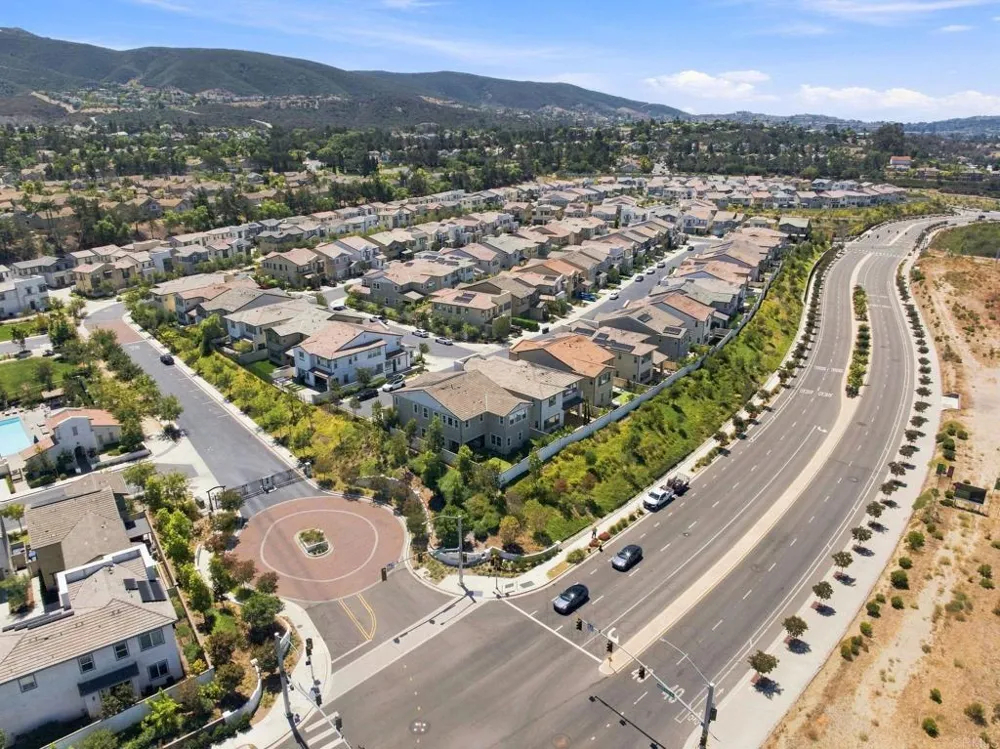 587 Gateway Lane San Marcos, CA 92078