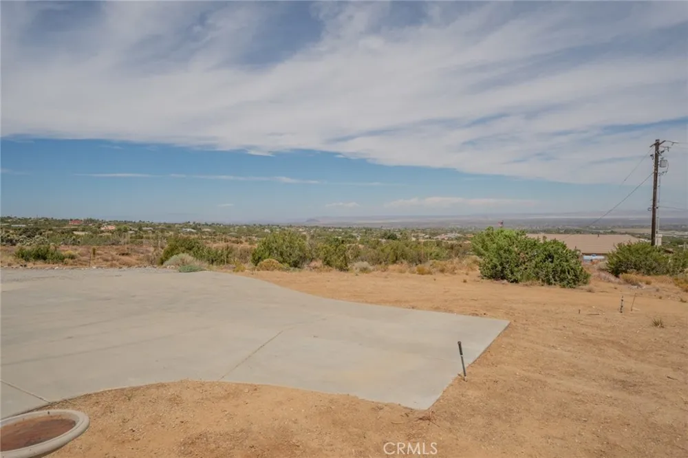8767 Silver Rock Pinon Hills, CA 92372