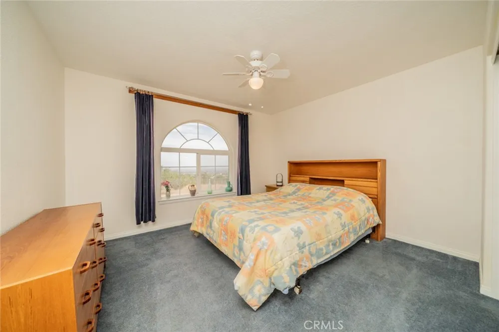 8767 Silver Rock Pinon Hills, CA 92372