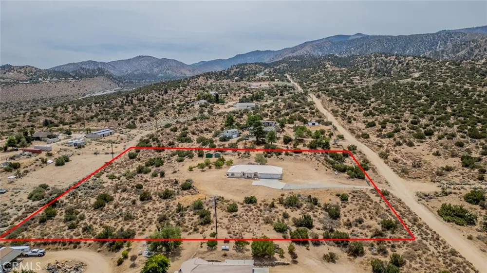 8767 Silver Rock Pinon Hills, CA 92372