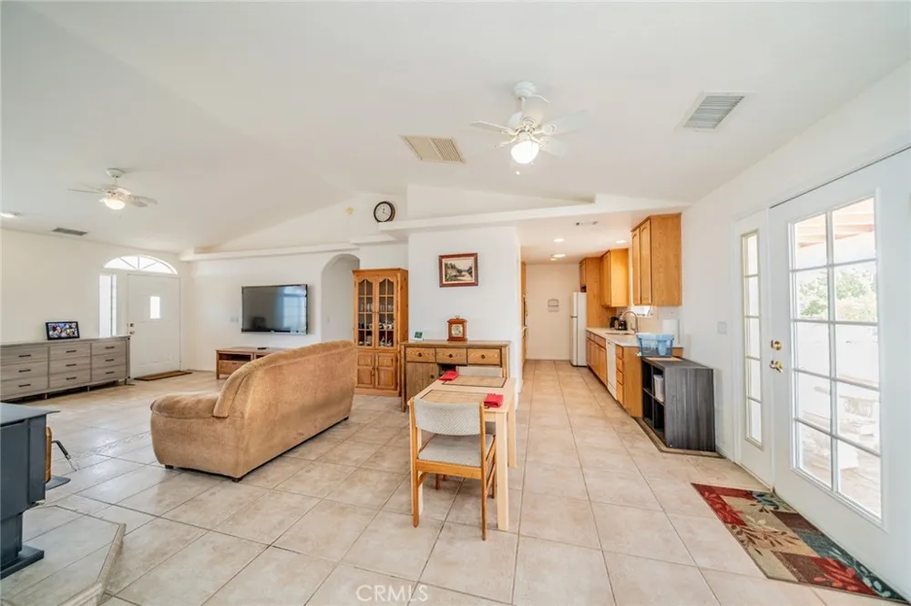 8767 Silver Rock Pinon Hills, CA 92372
