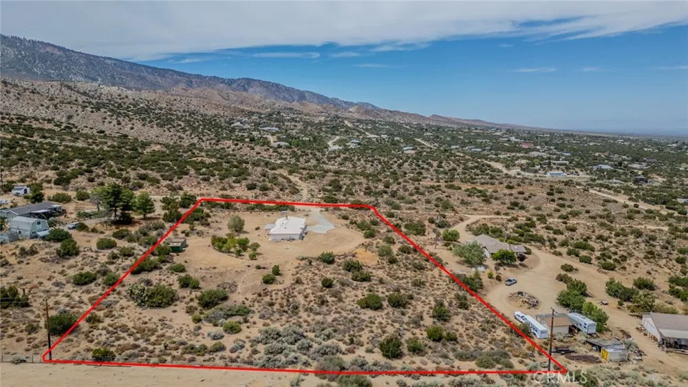8767 Silver Rock Pinon Hills, CA 92372