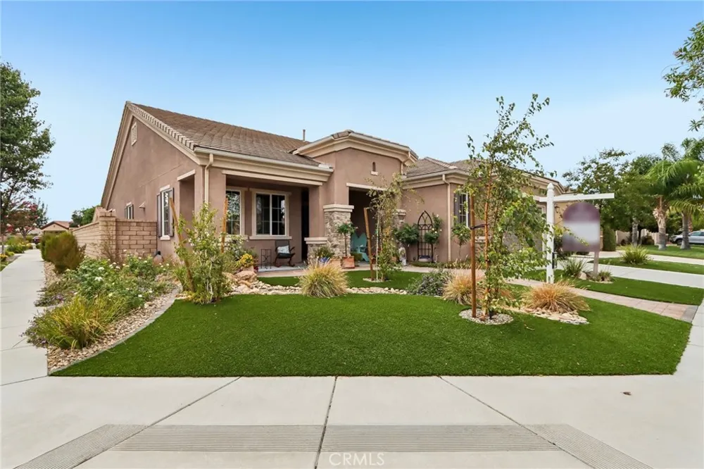 1645 Camino Cresta Hemet, CA 92545