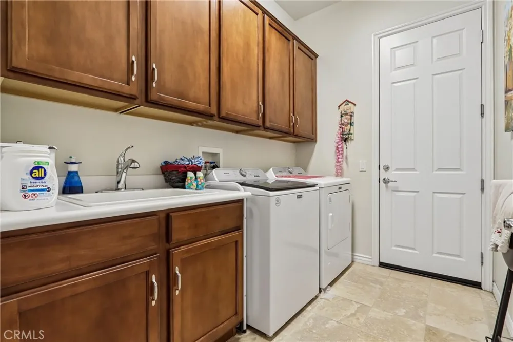 1645 Camino Cresta Hemet, CA 92545