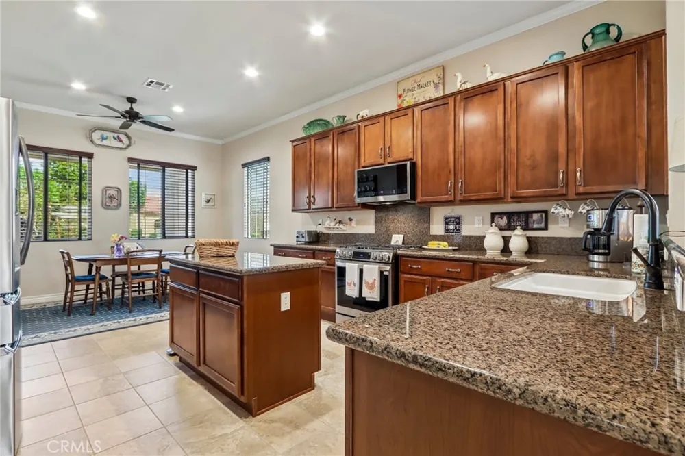1645 Camino Cresta Hemet, CA 92545