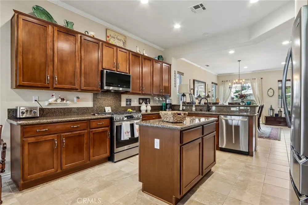 1645 Camino Cresta Hemet, CA 92545