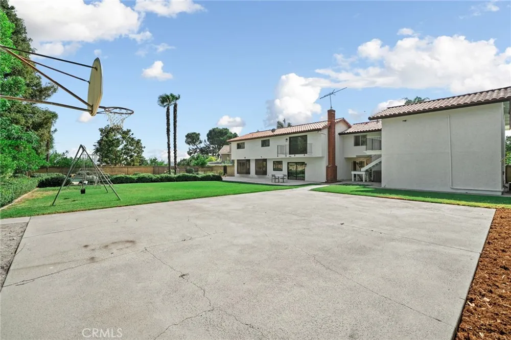 1868 Laurel Upland, CA 91784