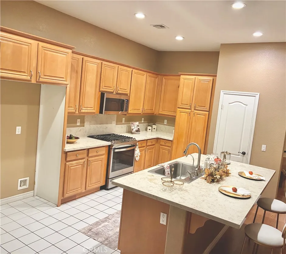 938 Brownie Beaumont, CA 92223