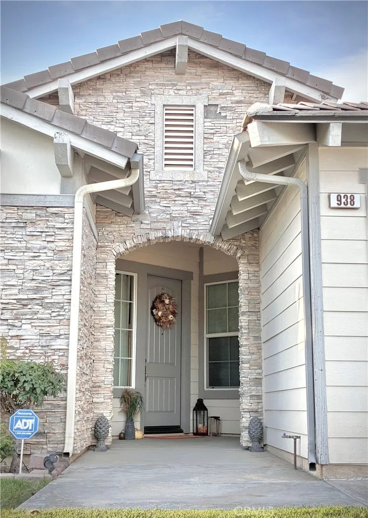 938 Brownie Beaumont, CA 92223
