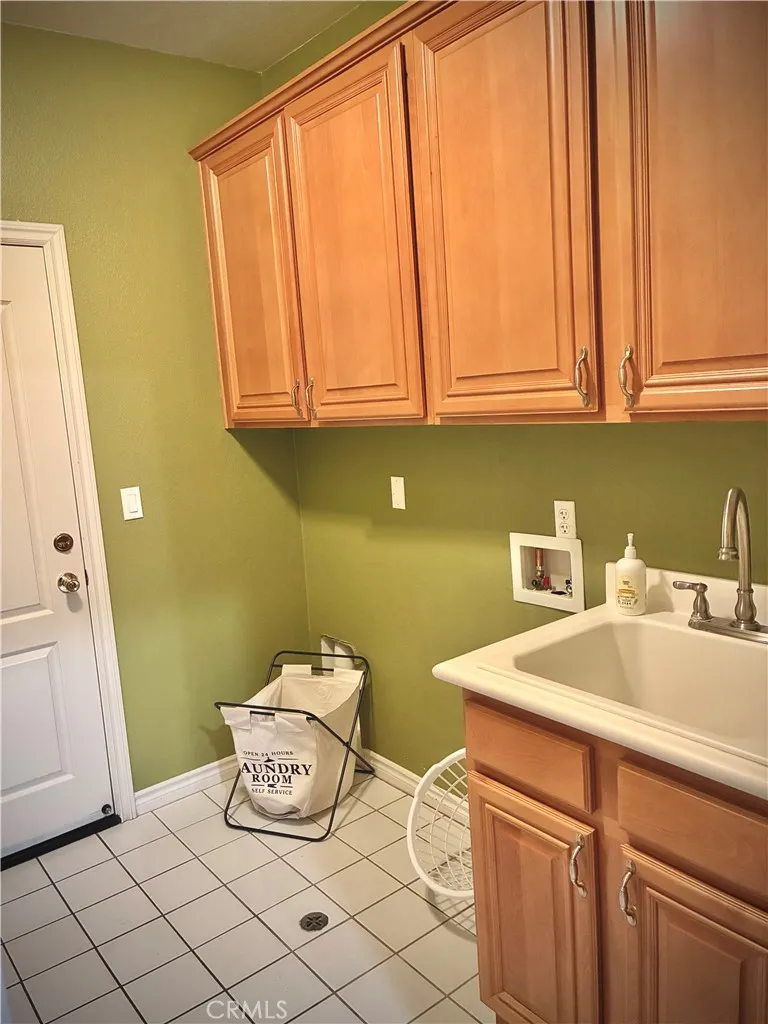 938 Brownie Beaumont, CA 92223