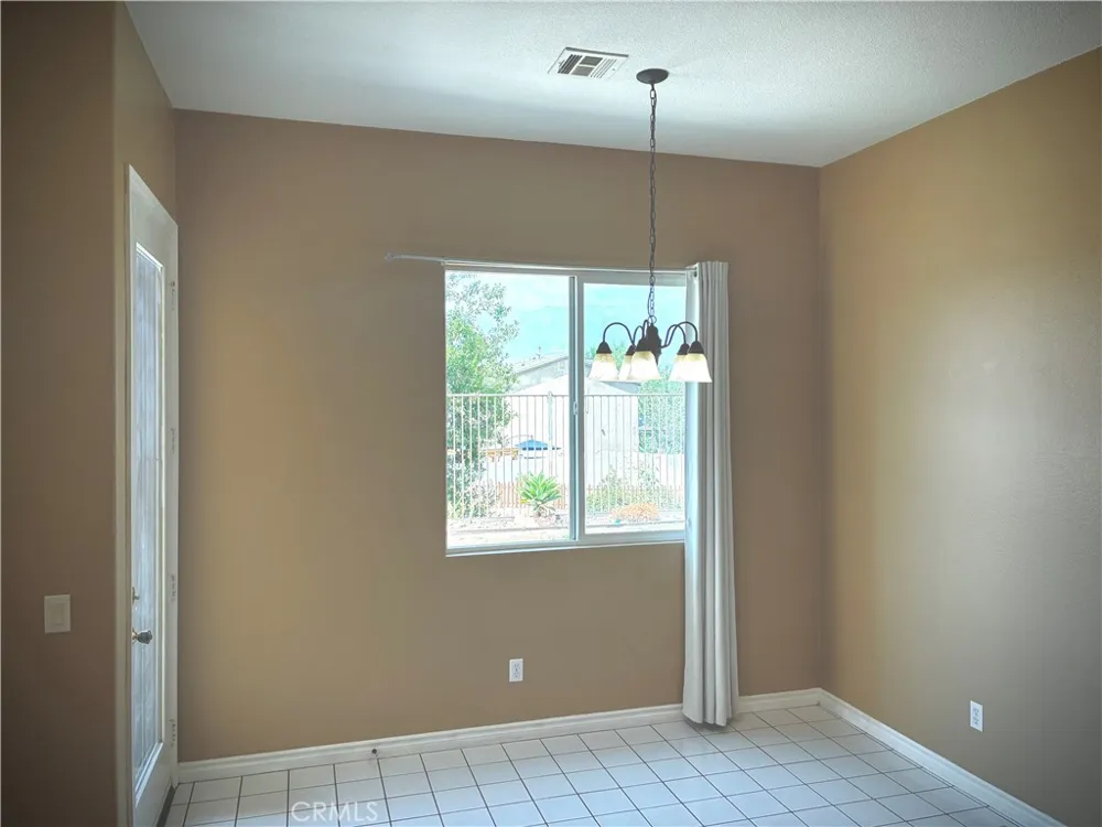 938 Brownie Beaumont, CA 92223