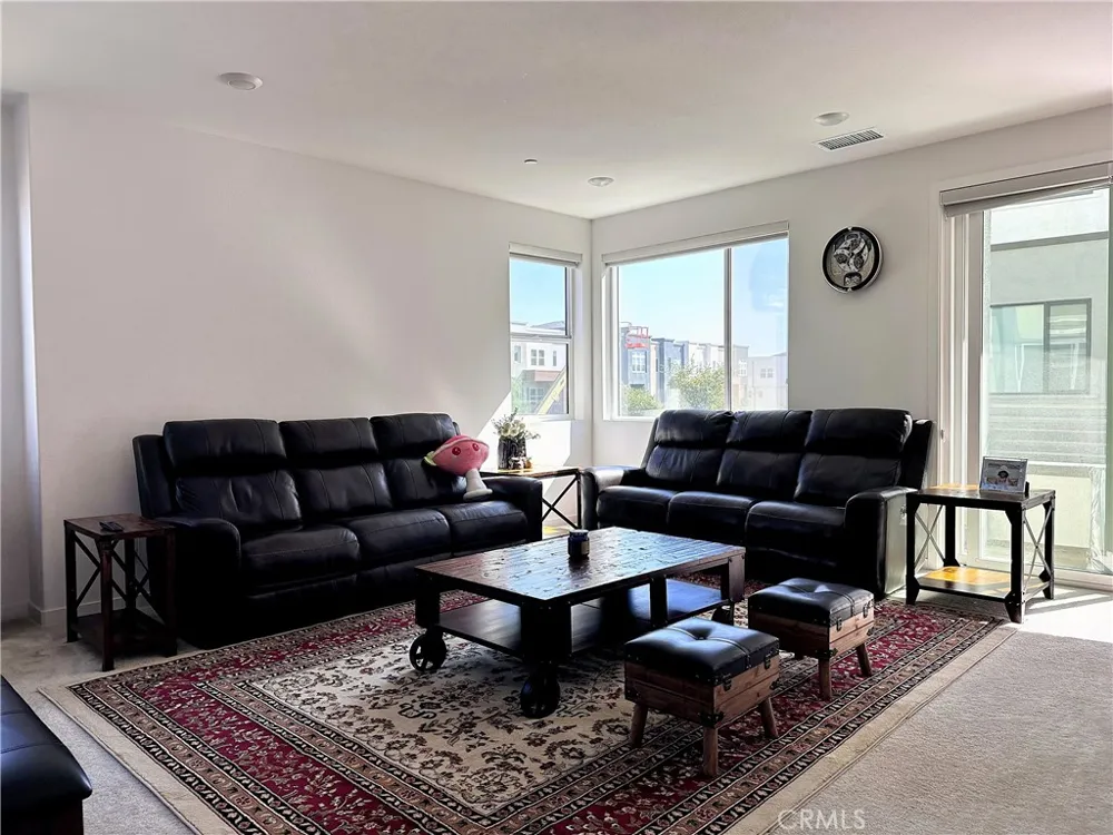 27007 Tanager Valencia, CA 91381