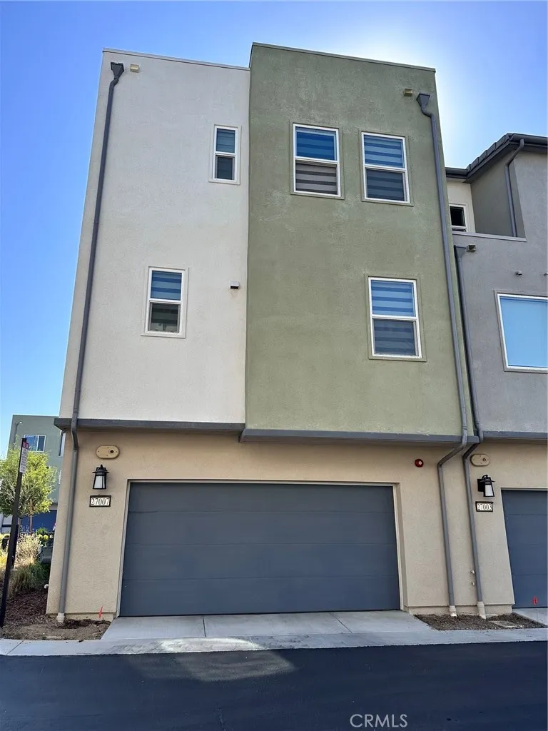 27007 Tanager Valencia, CA 91381