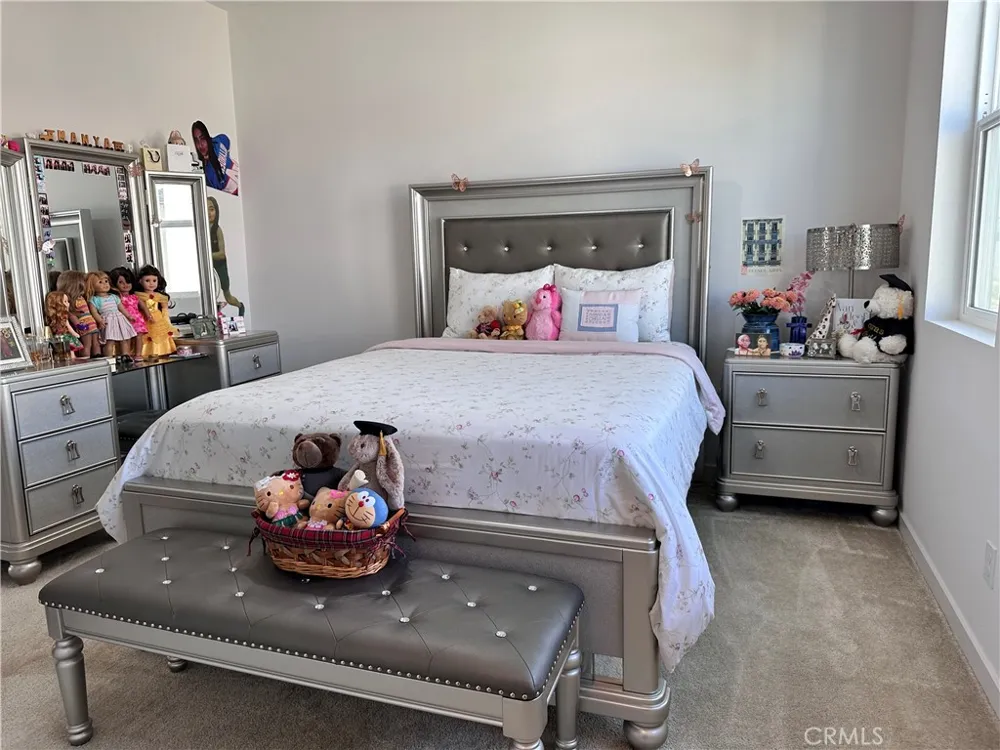 27007 Tanager Valencia, CA 91381