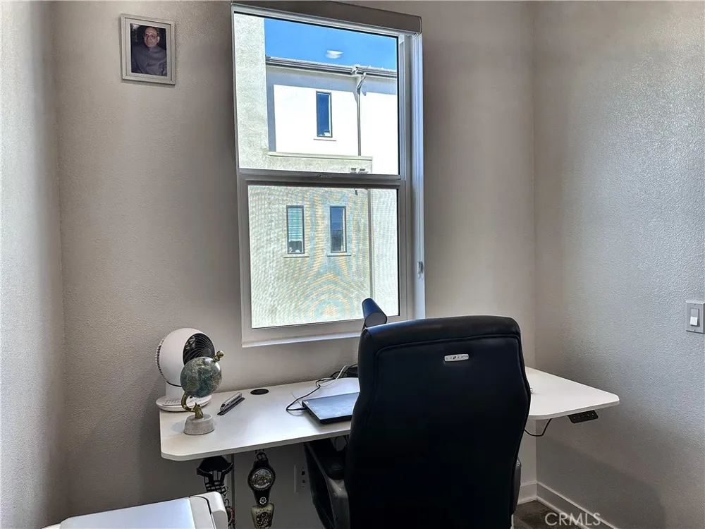27007 Tanager Valencia, CA 91381