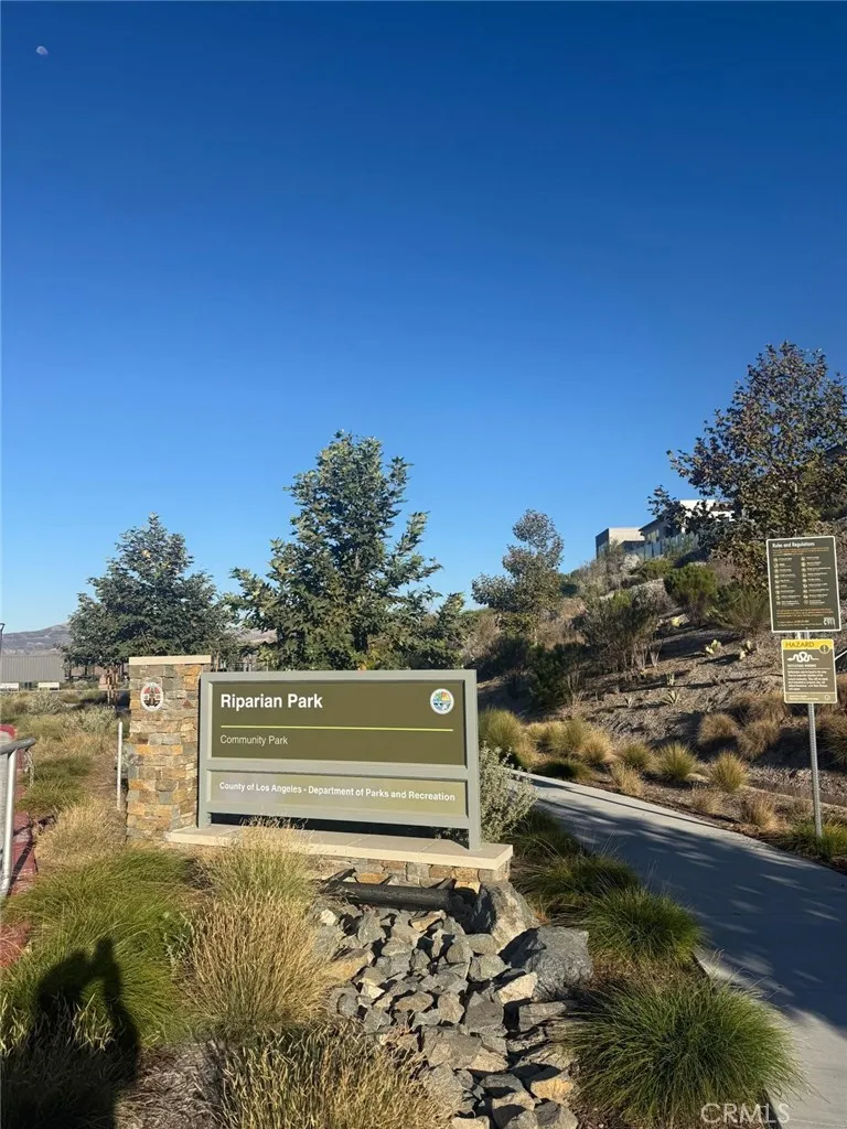 27007 Tanager Valencia, CA 91381