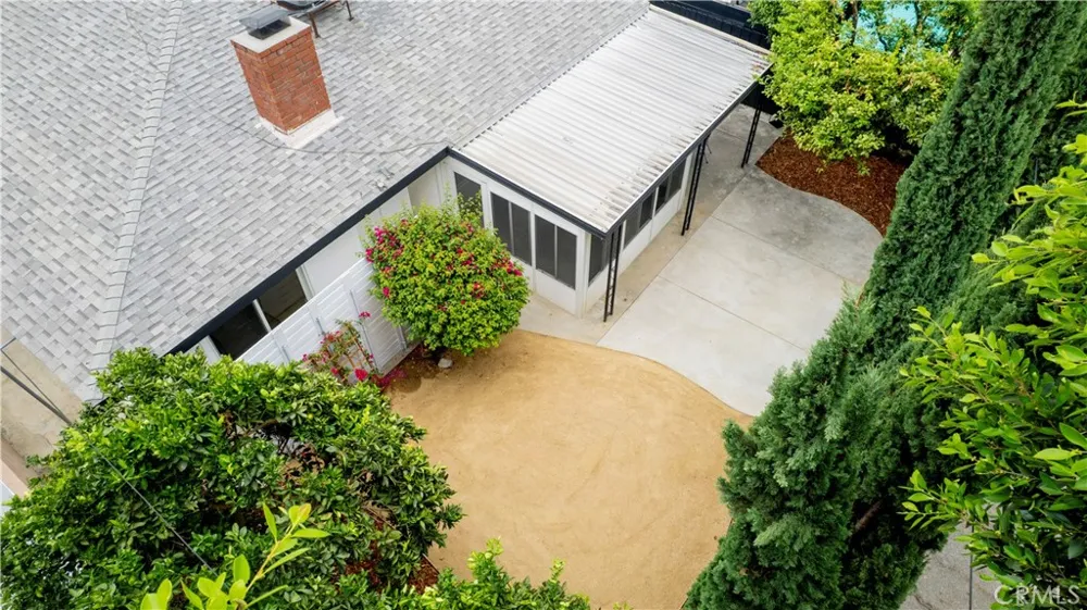 5747 Agnes Avenue Valley Village, CA 91607
