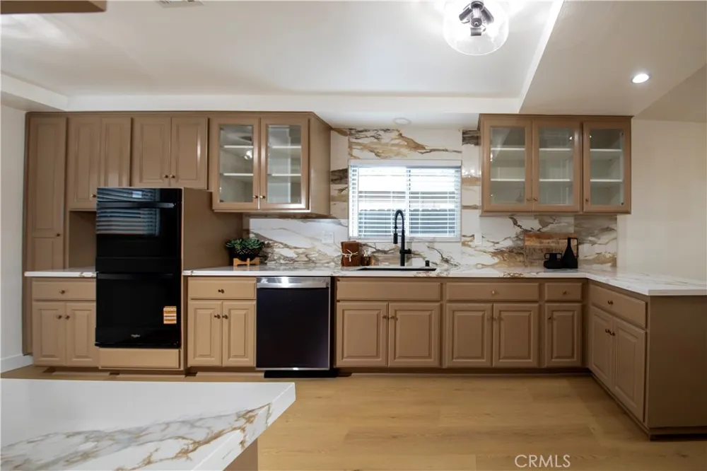 5747 Agnes Avenue Valley Village, CA 91607