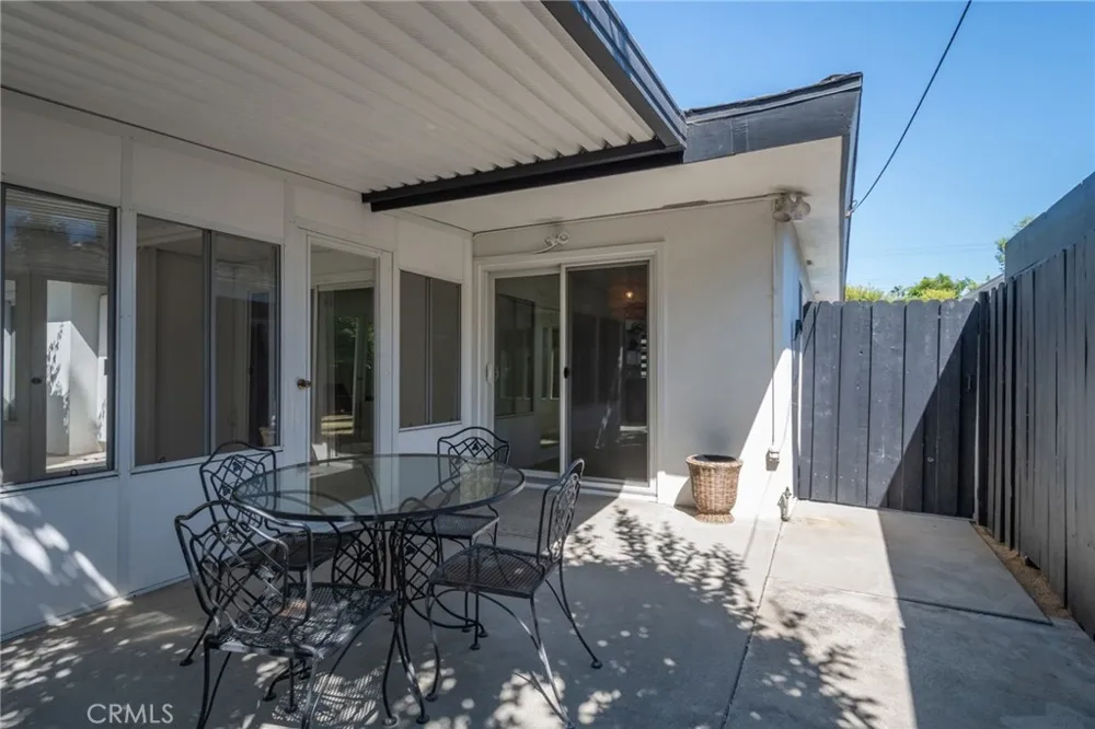 5747 Agnes Avenue Valley Village, CA 91607