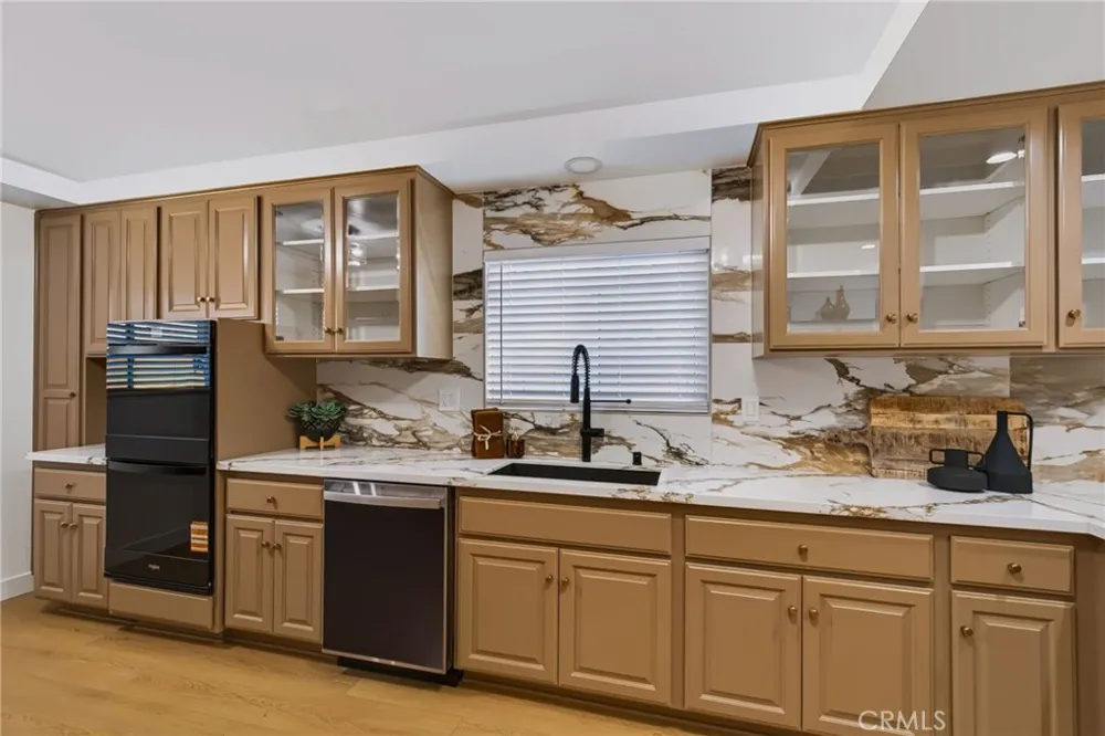 5747 Agnes Avenue Valley Village, CA 91607