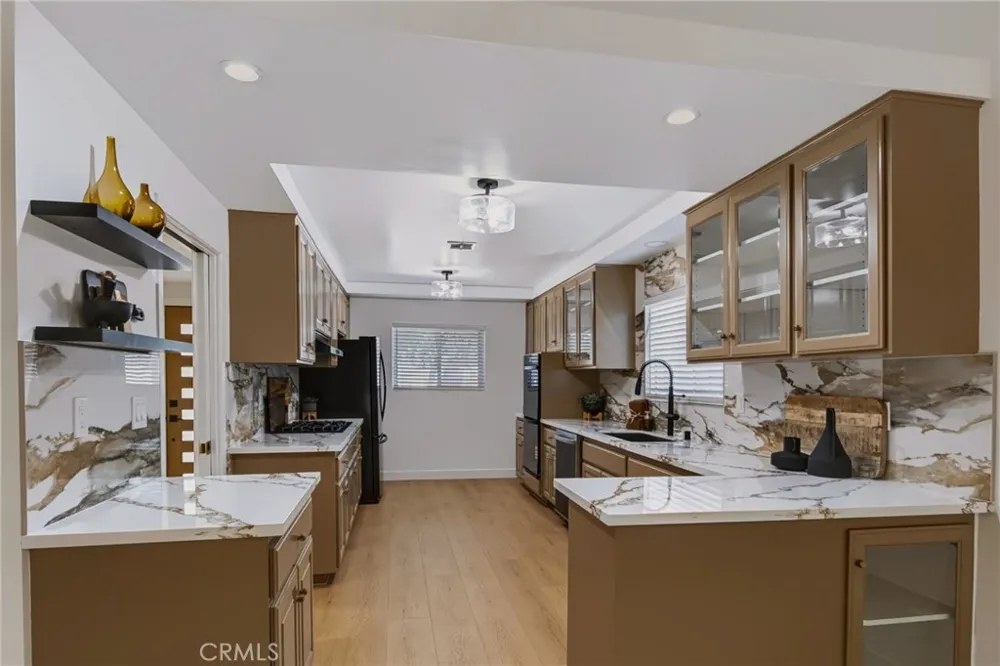 5747 Agnes Avenue Valley Village, CA 91607