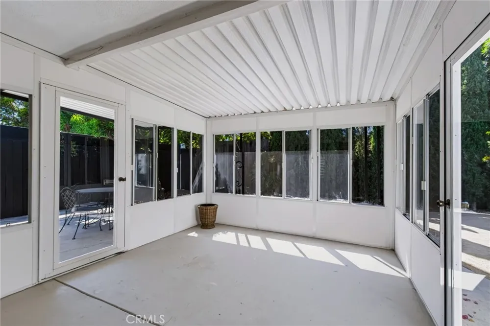 5747 Agnes Avenue Valley Village, CA 91607