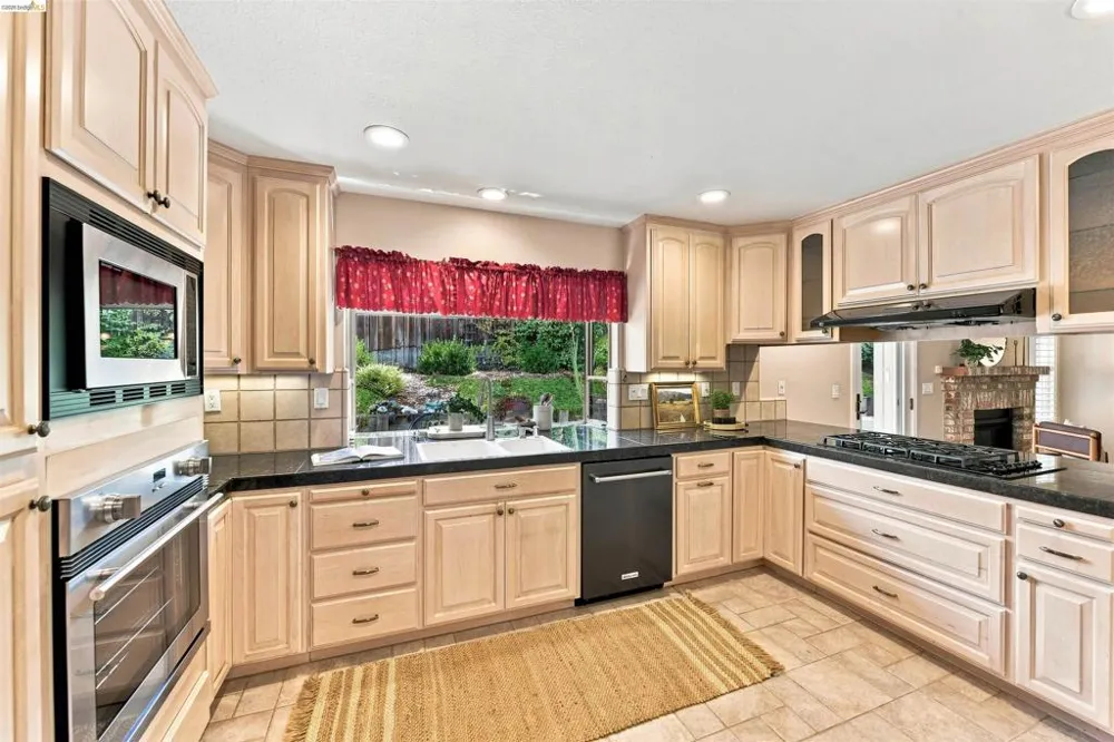 1734 Canberra Pl El Dorado Hills, CA 95762