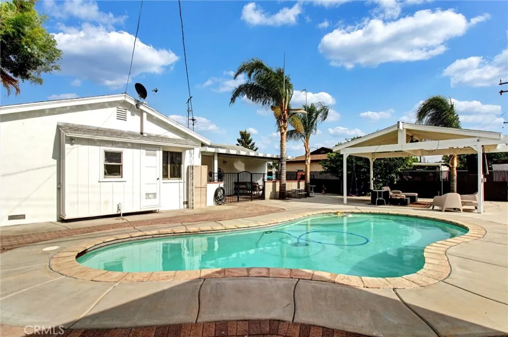 1247 Devon Redlands, CA 92374