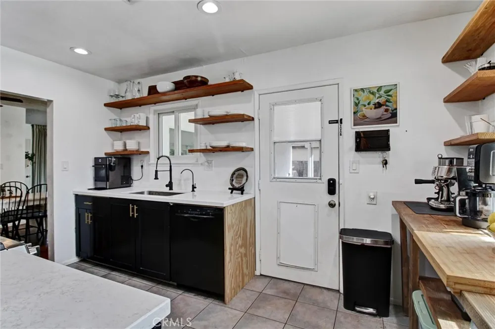 1247 Devon Redlands, CA 92374