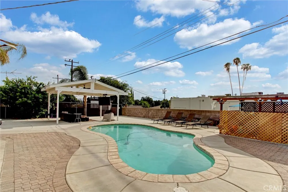 1247 Devon Redlands, CA 92374
