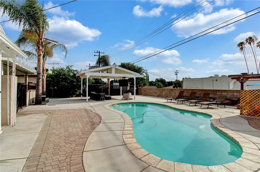 1247 Devon Redlands, CA 92374