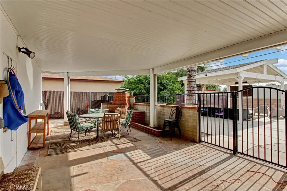 1247 Devon Redlands, CA 92374